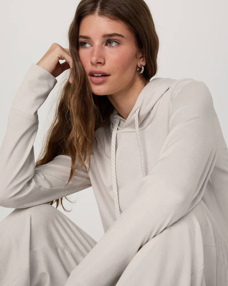 HALO ESSENTIAL HOODIE